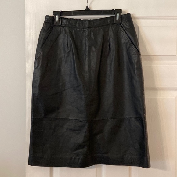 Peorgee Sport by Sally B Dresses & Skirts - Peorgee Sport by Sally B. 100% Leather Skirt excellent condition size M